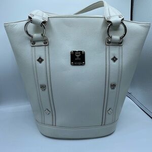 91 MCM large white bucket bag